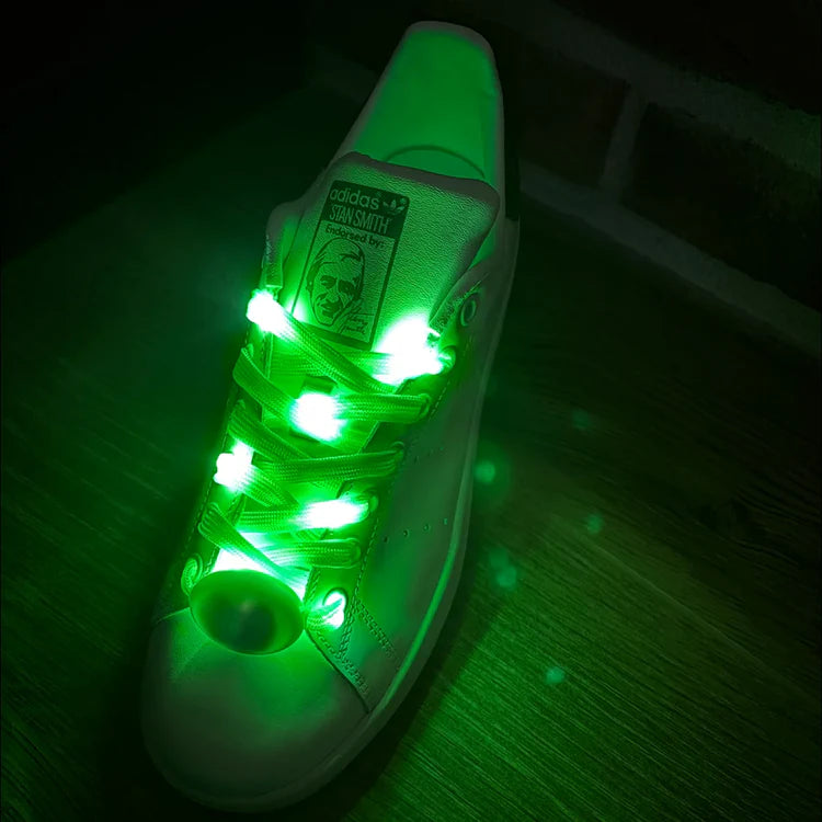 veters-led-adidas-sneakers