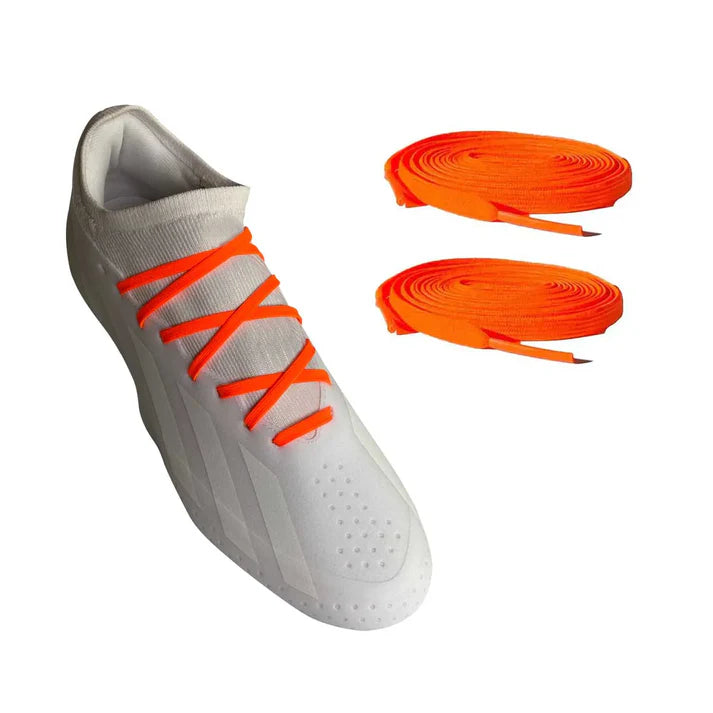 veters-oranje-rood-voetbalschoenen