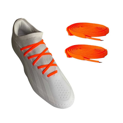veters-oranje-rood-voetbalschoenen