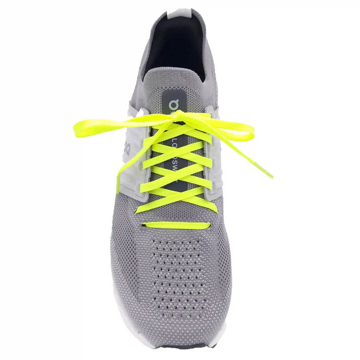 veters-plat-smal-geel-neon-on-schoenen