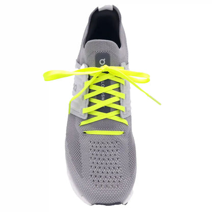 veters-plat-smal-geel-neon-on-schoenen
