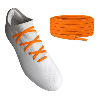 Oranje – veters plat smal voetbal oranje 02 aan schoen
