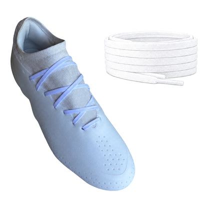 Wit – veters plat smal voetbal wit 02 aan schoen