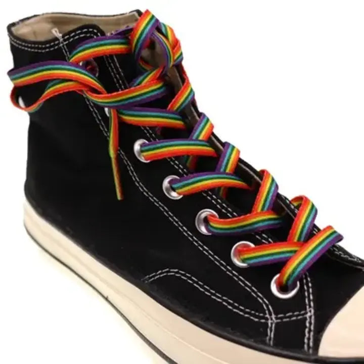 veters-platte-regenboog-schoen