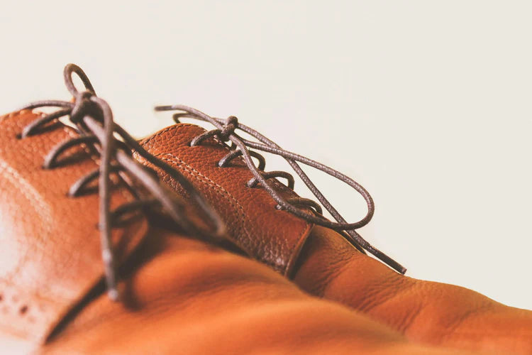 zakelijke-schoenen-met-gewaxten-veters